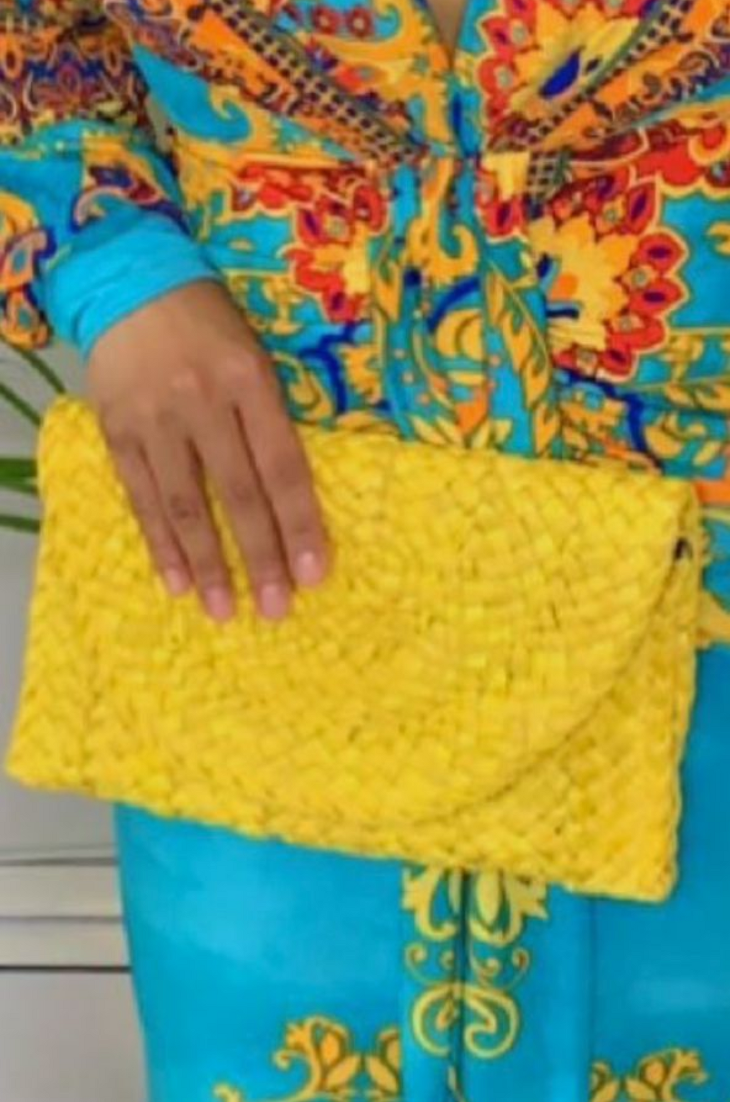 Woven envelope bag